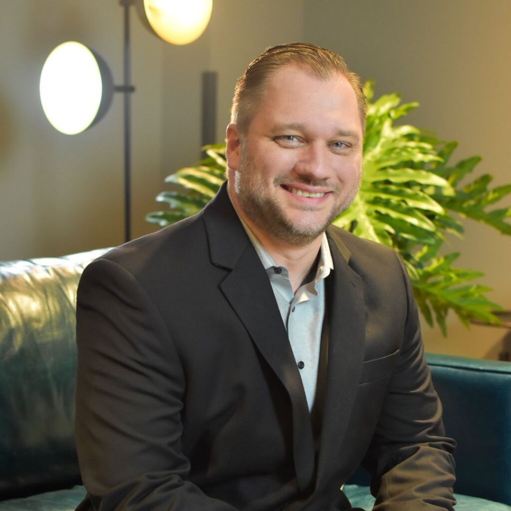 Headshot of Klaus Simon